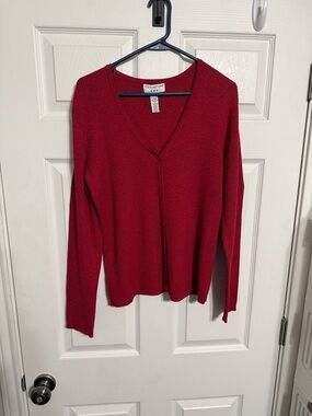 Covington Crimson V-Neck Women's Sweater